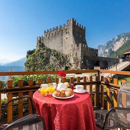 Hotel Antica Croce - Gardaslowemotion Tenno Ngoại thất bức ảnh