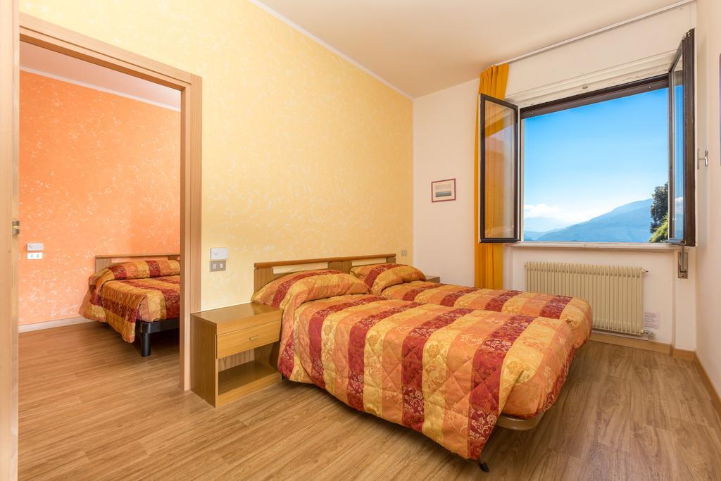Hotel Antica Croce - Gardaslowemotion Tenno Ngoại thất bức ảnh