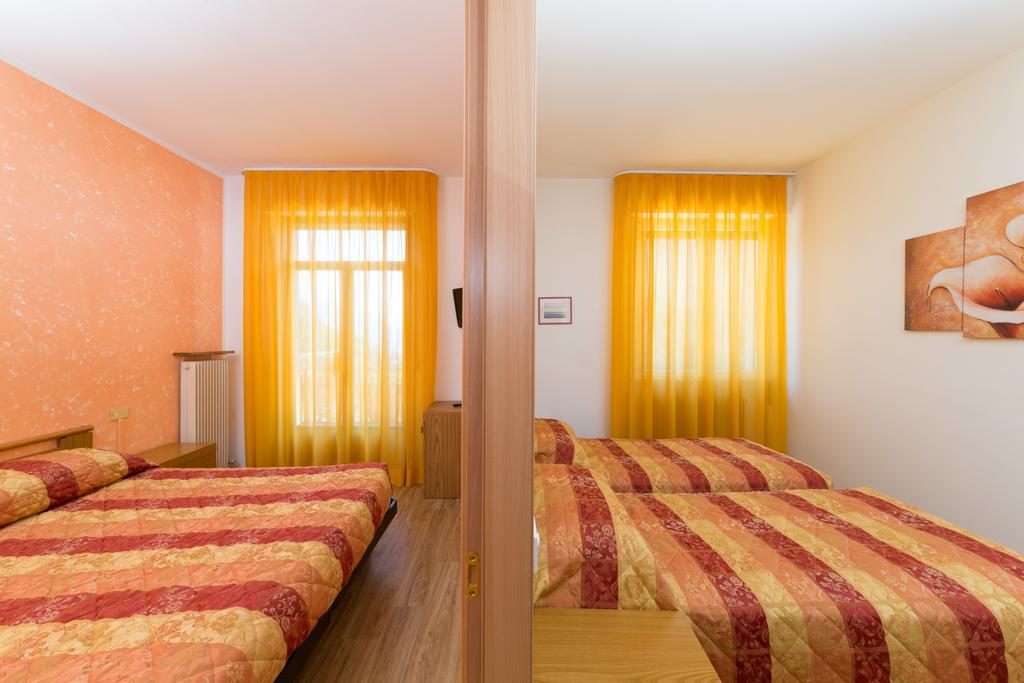 Hotel Antica Croce - Gardaslowemotion Tenno Ngoại thất bức ảnh