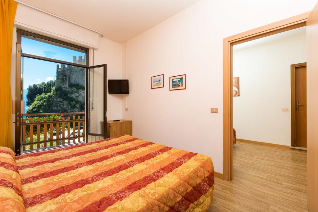 Hotel Antica Croce - Gardaslowemotion Tenno Ngoại thất bức ảnh
