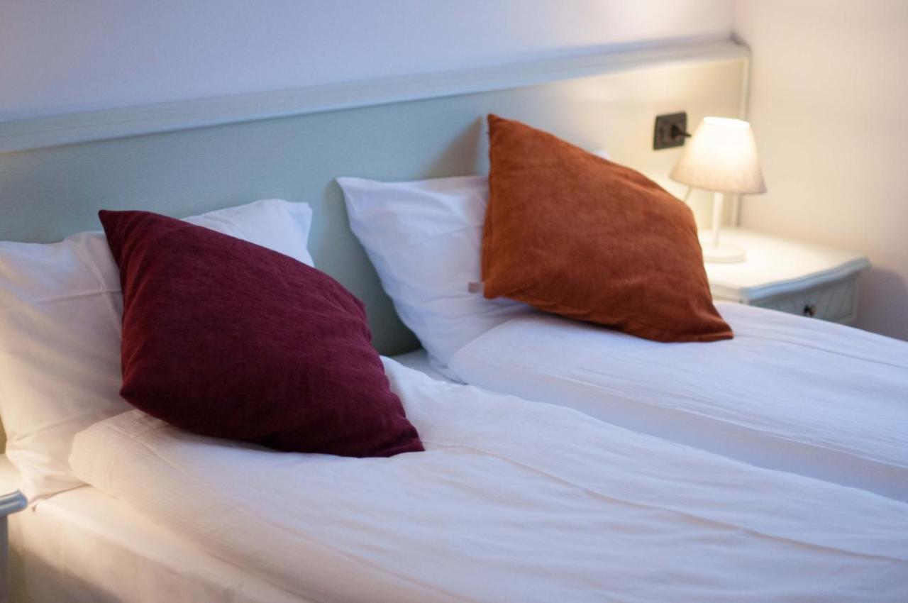 Hotel Antica Croce - Gardaslowemotion Tenno Ngoại thất bức ảnh